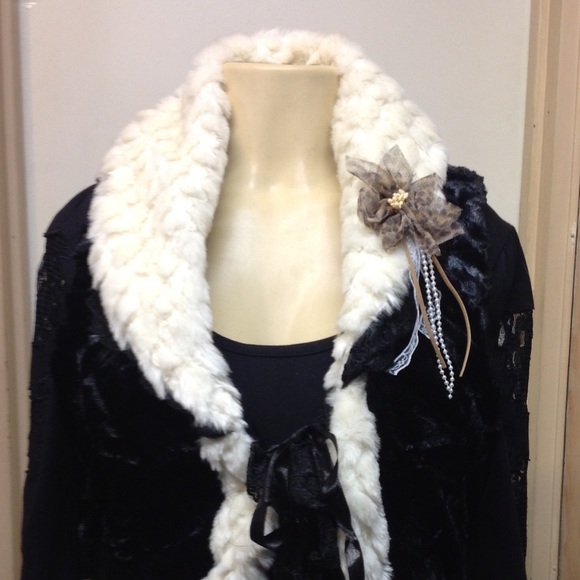 Tops - Vintage Inspired Fur Vest, Velvet,Lace,Faux Fur❤️